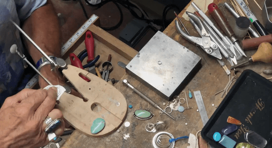 IntroToSilversmithing-4_bc85e1e9-8e04-42af-a619-709c57495004_550x825